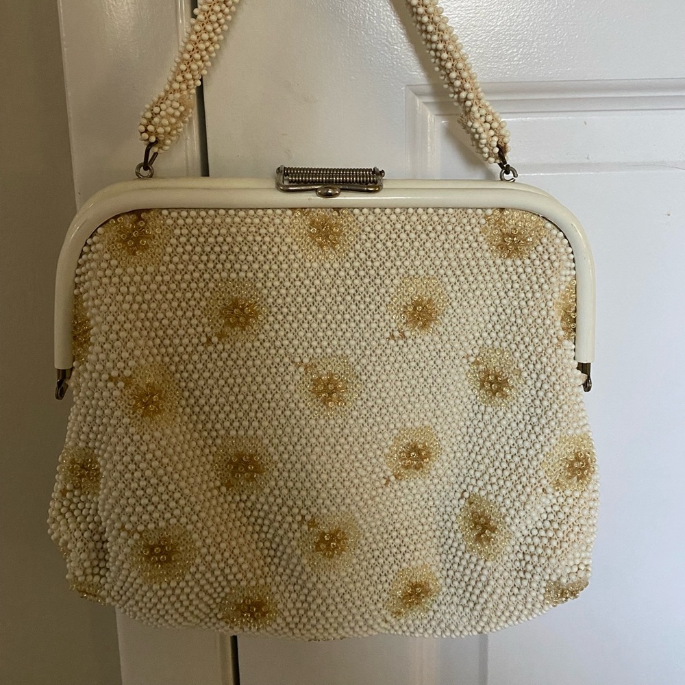 Beautiful Vintage Beaded Handbag in wonderful vintage condition.